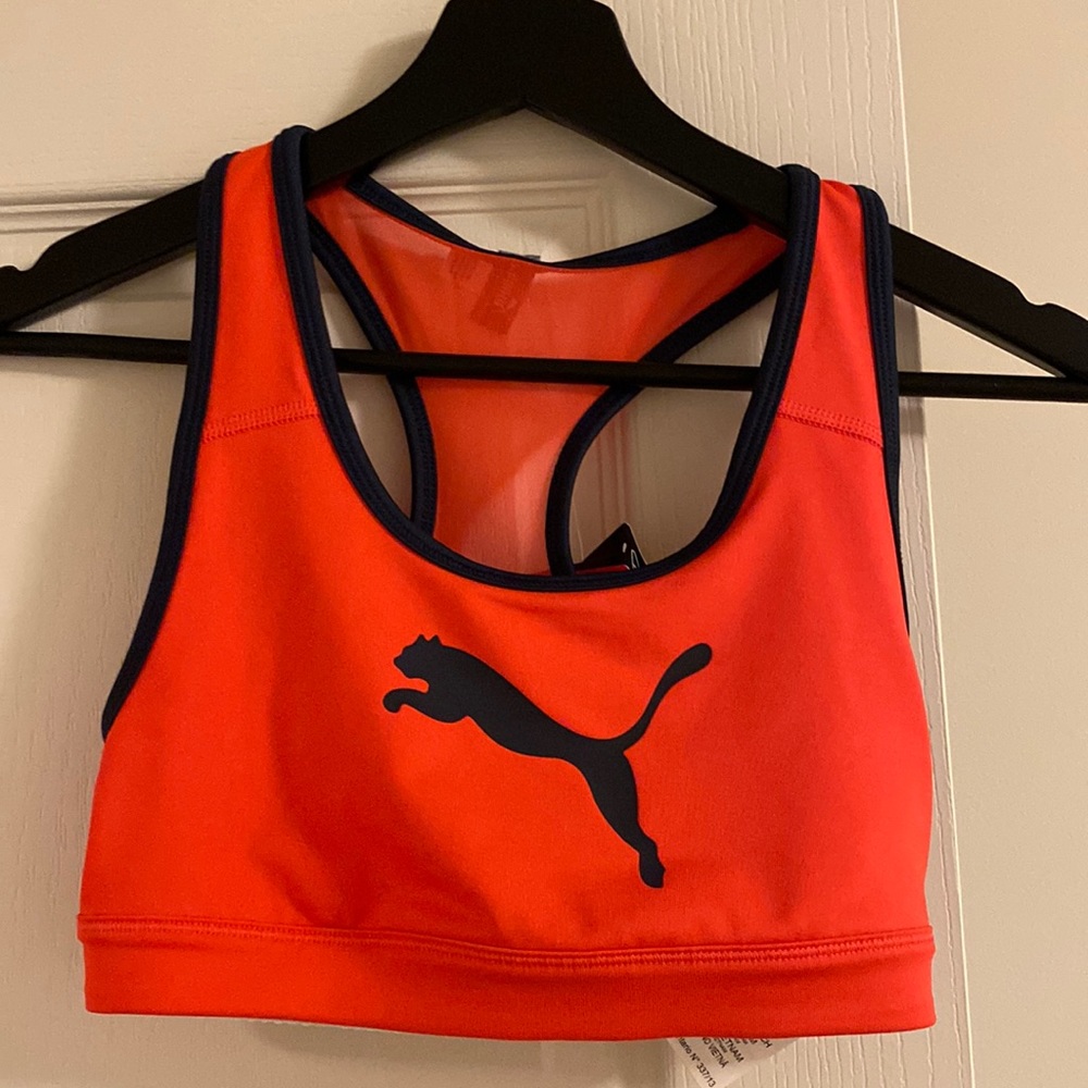 NWT Puma sports bra, it’s XS/TP and fits S/M